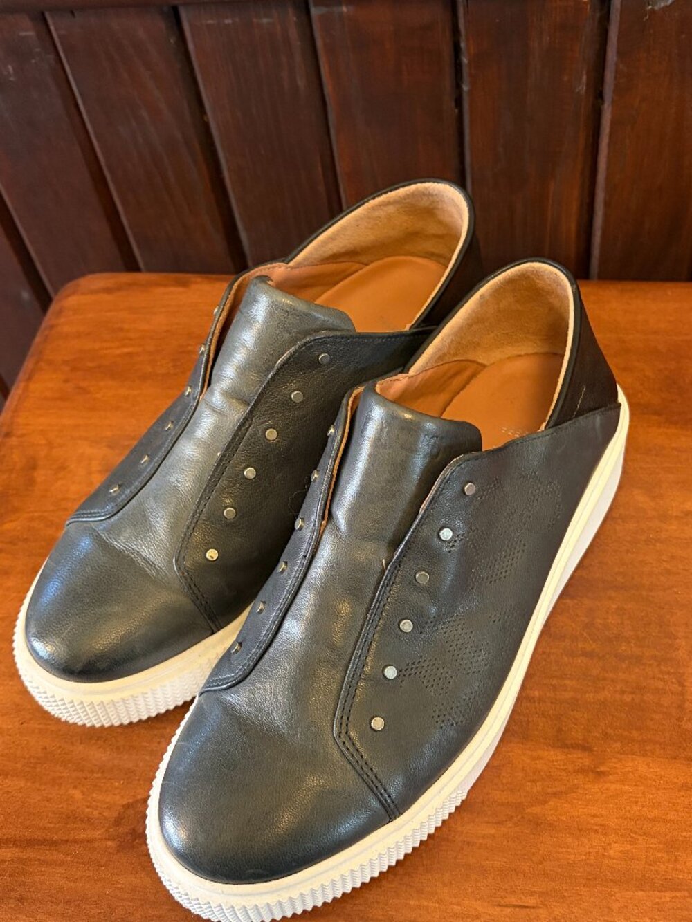 MJUS Leather Slip On Sneaker